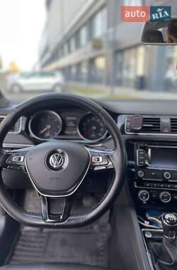 Седан Volkswagen Jetta 2015 в Ивано-Франковске