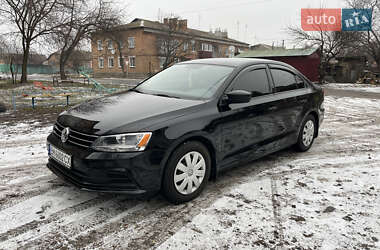 Седан Volkswagen Jetta 2015 в Бурині