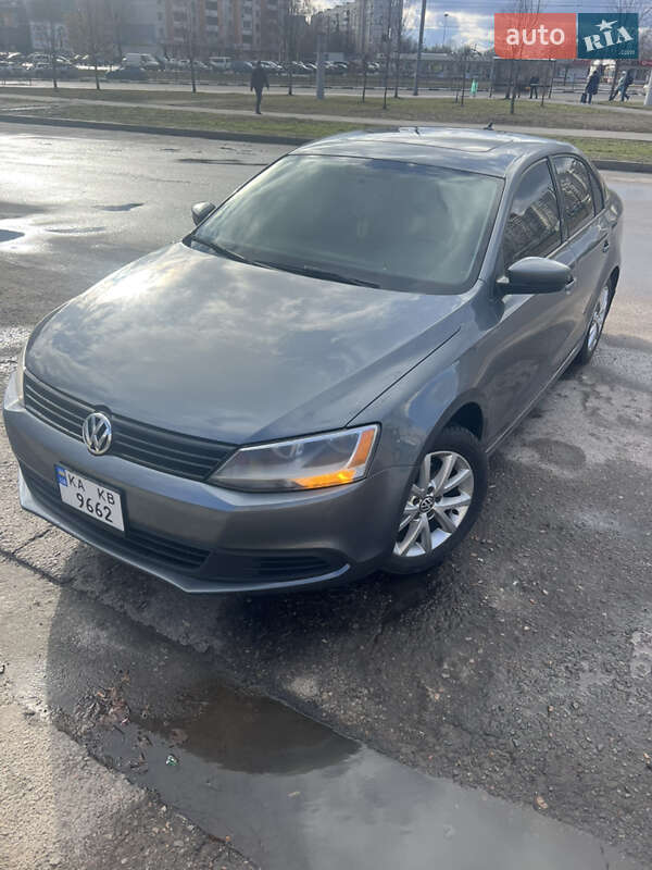 Седан Volkswagen Jetta 2011 в Харькове