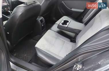 Седан Volkswagen Jetta 2013 в 