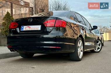 Седан Volkswagen Jetta 2010 в Одесі