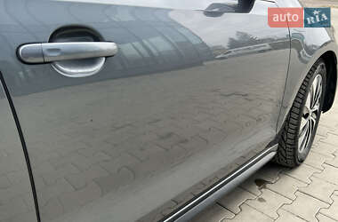 Седан Volkswagen Jetta 2012 в 
