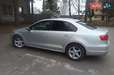 Седан Volkswagen Jetta 2011 в Малехові