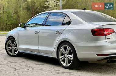 Седан Volkswagen Jetta 2015 в Новояворівську