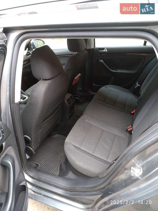 Универсал Volkswagen Jetta 2013 в Львове