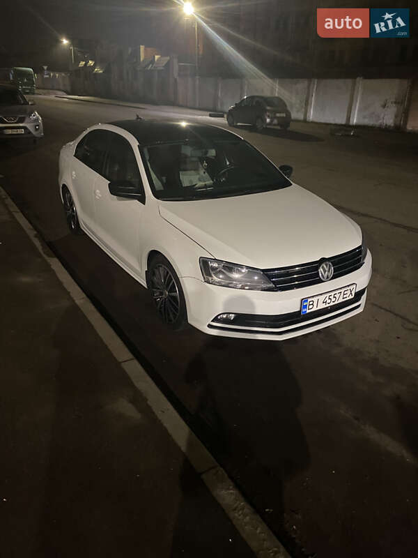 Седан Volkswagen Jetta 2015 в 