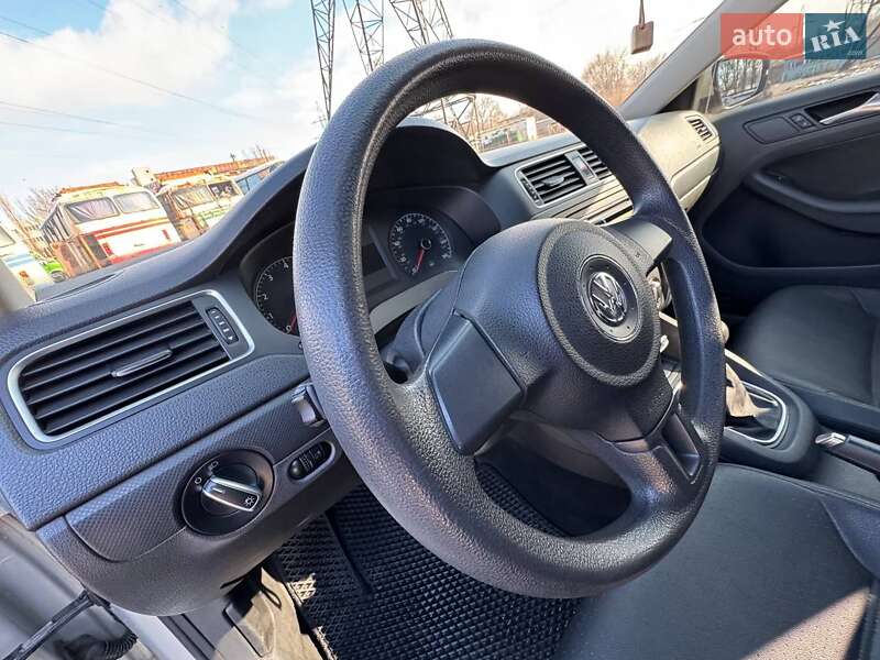 Седан Volkswagen Jetta 2011 в Запорожье