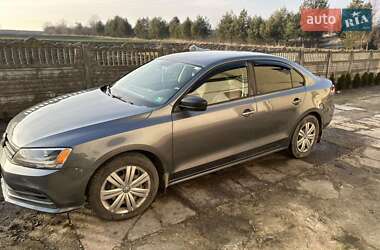 Седан Volkswagen Jetta 2015 в 