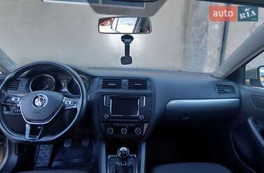 Седан Volkswagen Jetta 2015 в 