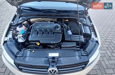 Седан Volkswagen Jetta 2015 в 