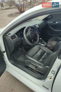 Седан Volkswagen Jetta 2014 в 