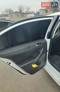 Седан Volkswagen Jetta 2014 в 