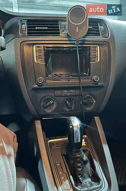 Седан Volkswagen Jetta 2016 в 