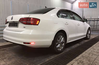 Седан Volkswagen Jetta 2015 в Ржищеве