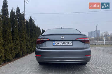 Седан Volkswagen Jetta 2018 в 