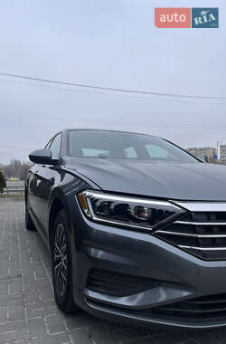 Седан Volkswagen Jetta 2018 в 