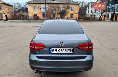 Седан Volkswagen Jetta 2015 в 