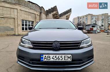 Седан Volkswagen Jetta 2015 в 