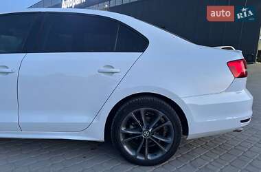 Седан Volkswagen Jetta 2015 в Львове