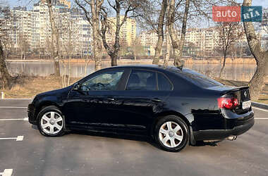 Седан Volkswagen Jetta 2008 в Киеве