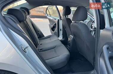 Седан Volkswagen Jetta 2011 в 