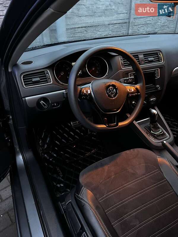 Седан Volkswagen Jetta 2017 в Дніпрі фото 3 Седан Volkswagen Jetta 2017 в Дніпрі