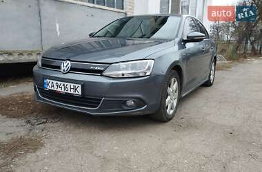 Седан Volkswagen Jetta 2013 в Києві