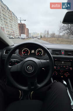 Седан Volkswagen Jetta 2012 в Києві