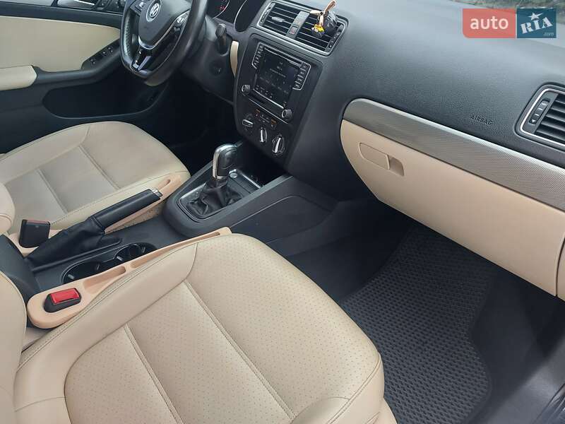 Седан Volkswagen Jetta 2017 в Шептицькому