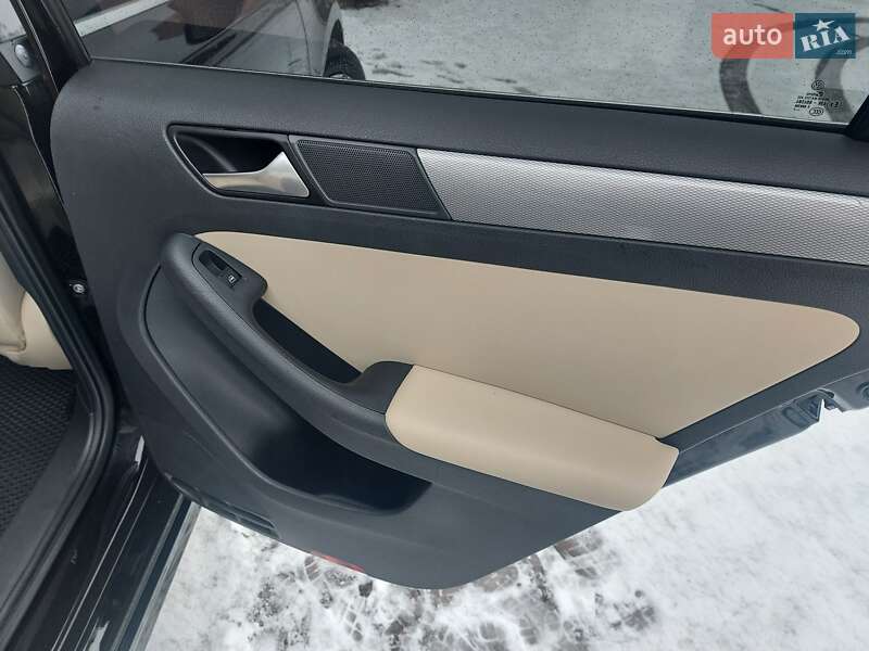 Седан Volkswagen Jetta 2017 в Шептицькому
