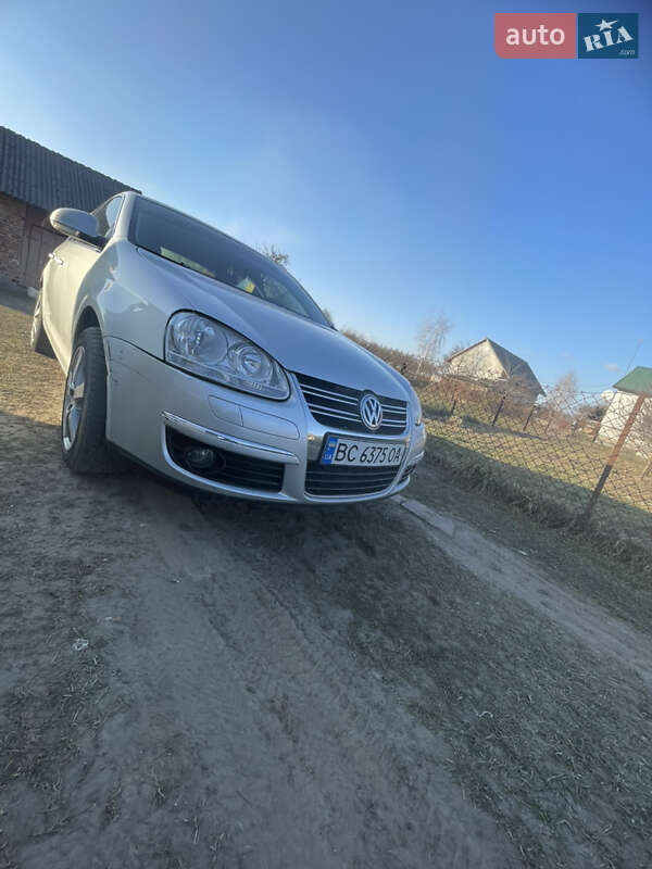 Седан Volkswagen Jetta 2009 в Львове