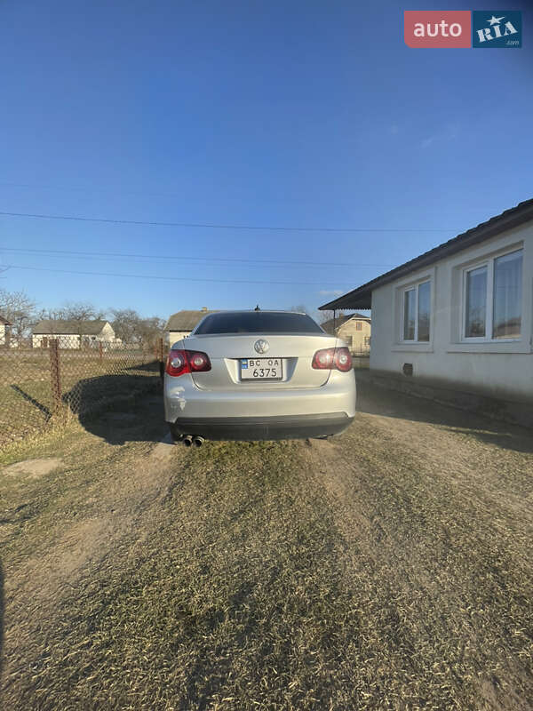 Седан Volkswagen Jetta 2009 в Львове