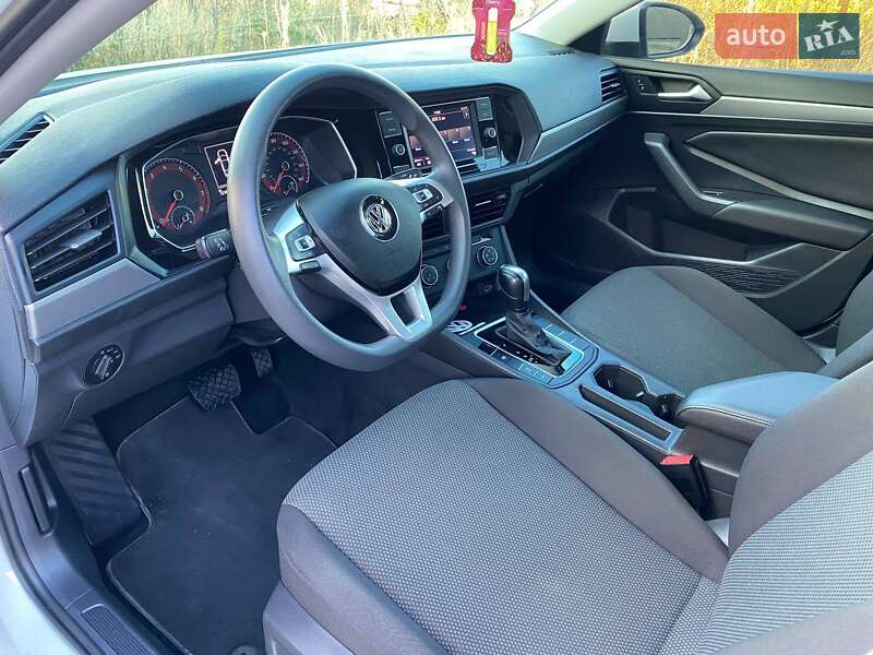 Седан Volkswagen Jetta 2018 в Хмельницькому