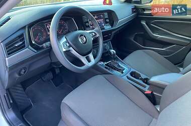 Седан Volkswagen Jetta 2018 в 
