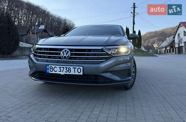 Седан Volkswagen Jetta 2019 в Львове