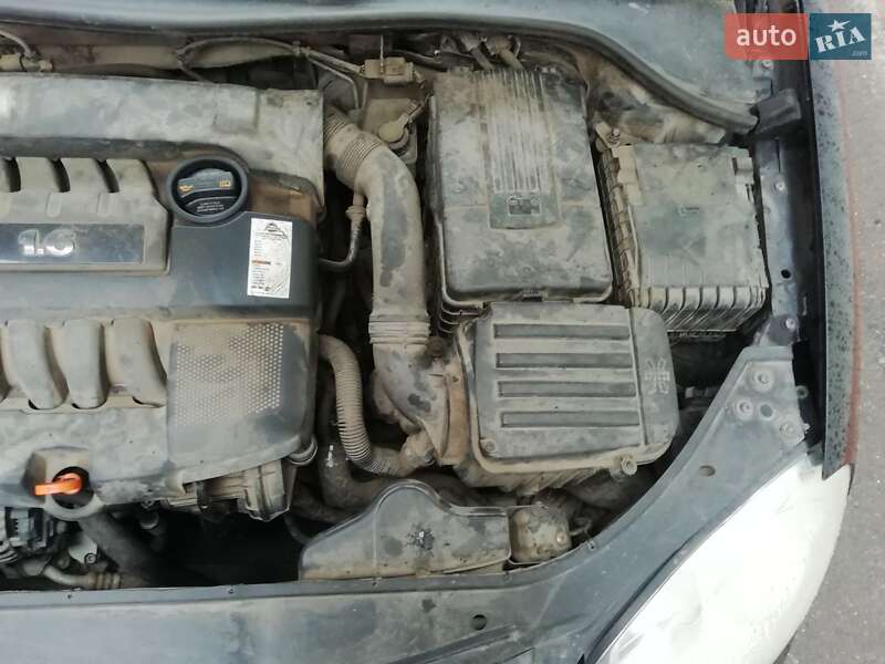 Седан Volkswagen Jetta 2006 в Шумську