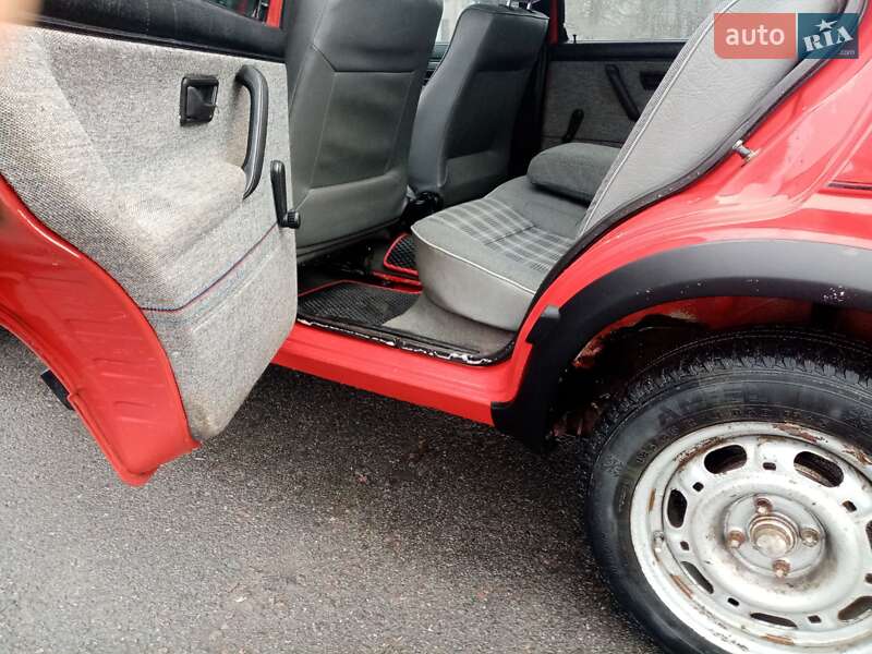 Седан Volkswagen Jetta 1988 в Рогатине