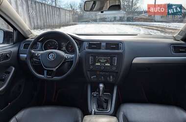 Седан Volkswagen Jetta 2015 в Путивле