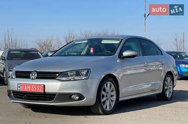 Седан Volkswagen Jetta 2011 в Ужгороде