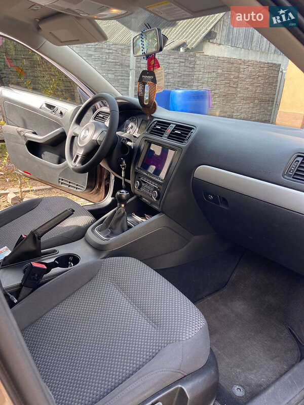 Седан Volkswagen Jetta 2011 в Мукачево фото 10 Седан Volkswagen Jetta 2011 в Мукачево