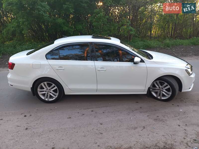 Седан Volkswagen Jetta 2014 в Кропивницком