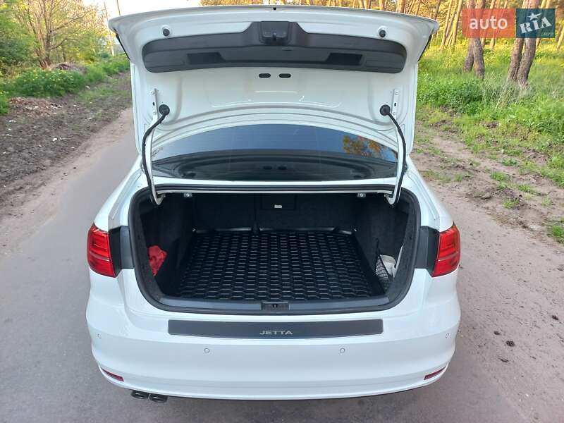 Седан Volkswagen Jetta 2014 в Кропивницком