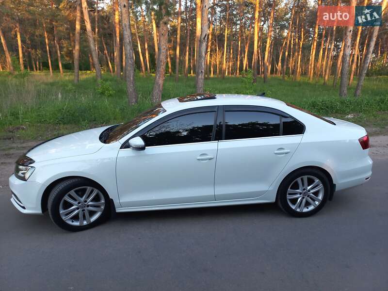 Седан Volkswagen Jetta 2014 в Кропивницком