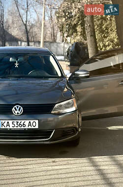 Седан Volkswagen Jetta 2014 в Києві