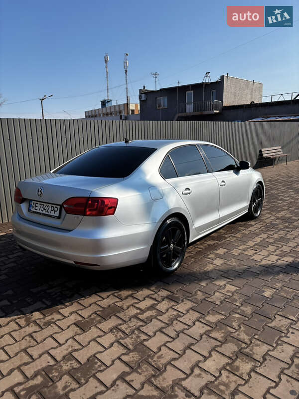 Седан Volkswagen Jetta 2012 в Кривому Розі