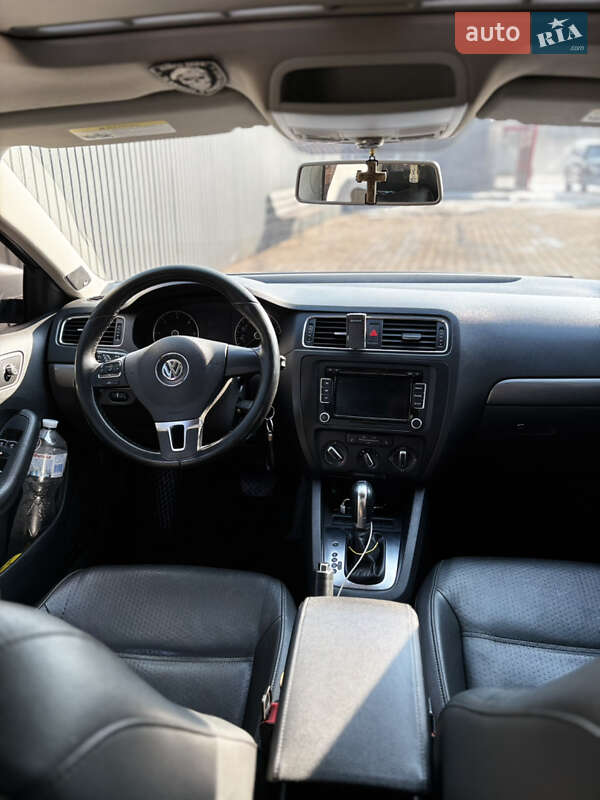 Седан Volkswagen Jetta 2012 в Кривому Розі