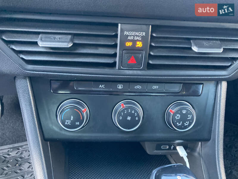 Седан Volkswagen Jetta 2022 в Киеве