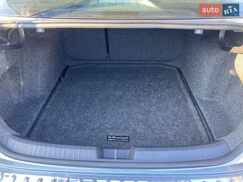 Седан Volkswagen Jetta 2022 в Киеве