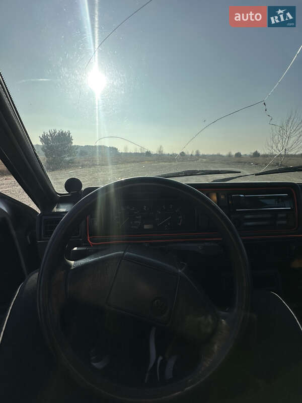 Седан Volkswagen Jetta 1989 в Ратным