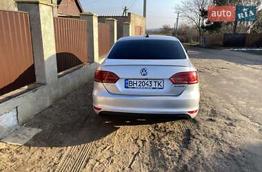 Седан Volkswagen Jetta 2012 в Одесі